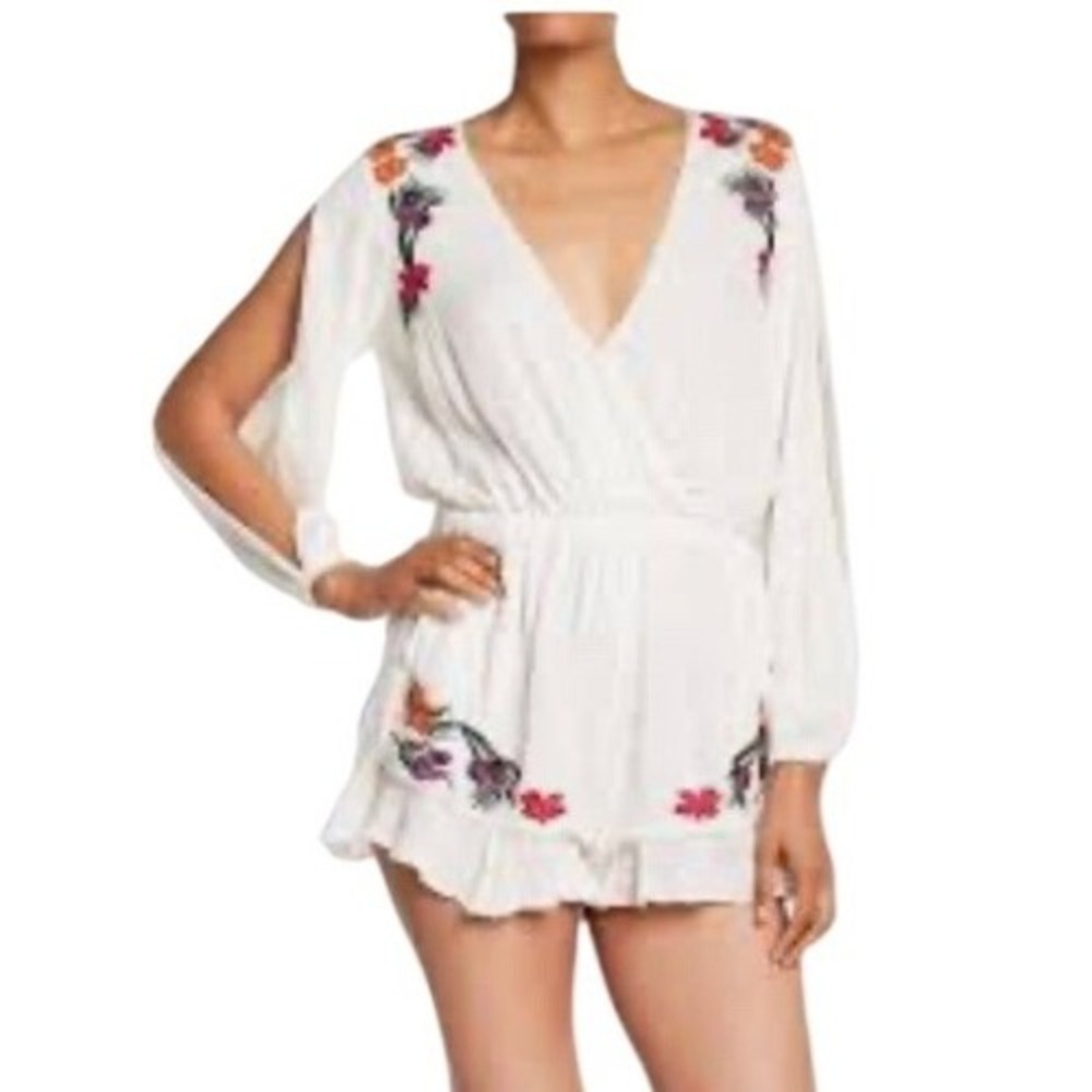 Lovers + Friends White Embroidered Cold Shoulder Romper XS V-Neck Ruffle NWT